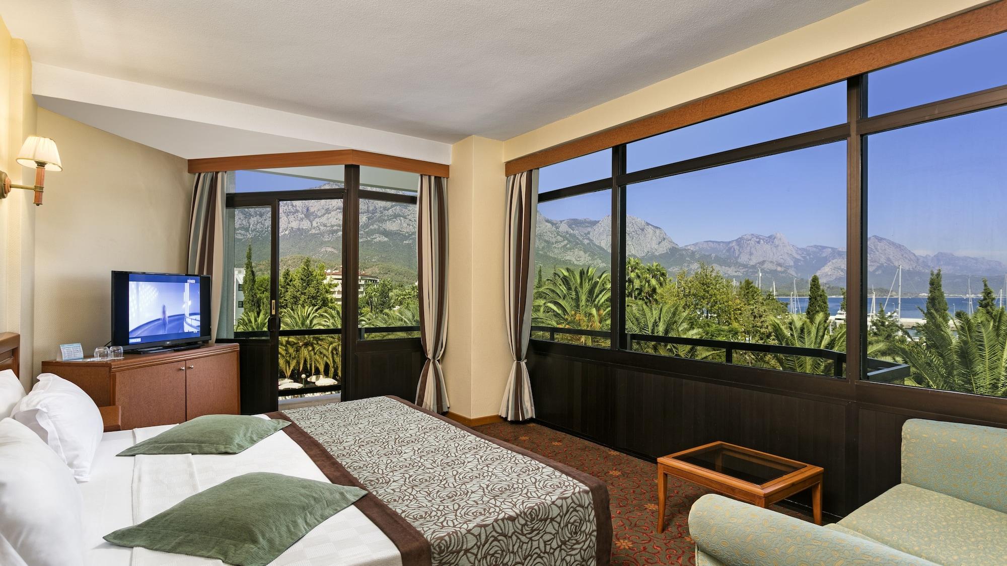 Oezkaymak Marina Hotel - Ultra All Inklusive Kemer Exteriér fotografie
